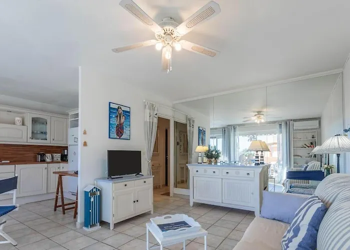 Апартаменти Appt Vue 5 Min Centre Et Сен-Рафаель